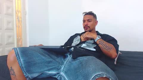 Wesley Rogger online show from 10.26.25