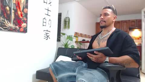 Snapshot of wesleyrogger chatting on 02.26.26 Wesley Rogger online show from 02.26.26