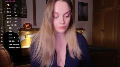 Lana online show from 10.18.25