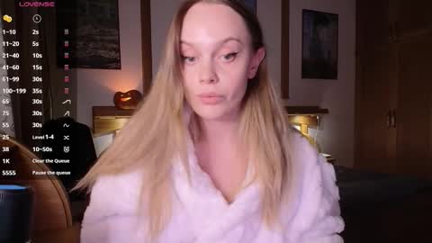 Lana online show from 10.20.25