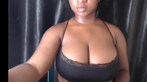 Snapshot of wet_xxpussy55 chatting on 10.27.25 Sonia online show from 10.27.25