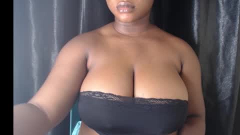 Snapshot of wet_xxpussy55 chatting on 02.13.26 Sonia online show from 02.13.26