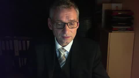 Snapshot of wetsuitedman chatting on 12.21.24 Franz online show from 12.21.24