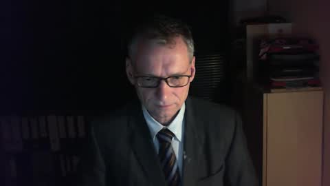 Snapshot of wetsuitedman chatting on 01.29.25 Franz online show from 01.29.25