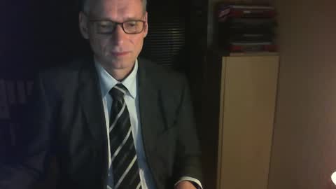 Snapshot of wetsuitedman chatting on 02.08.25 Franz online show from 02.08.25
