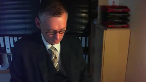 Snapshot of wetsuitedman chatting on 09.26.25 Franz online show from 09.26.25