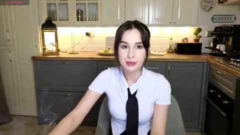 Snapshot of whats_her_name chatting on 02.11.25 Victoria Maria online show from 02.11.25