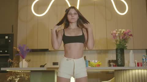 Naomi online show from 11.05.25