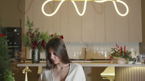 Naomi online show from 12.22.25