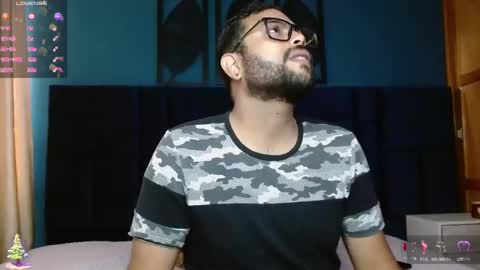 Snapshot of whispers_caplan chatting on 01.22.25 yors online show from 01.22.25