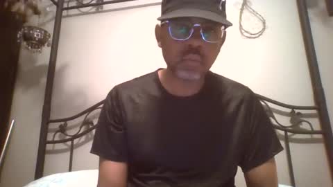 Snapshot of whisperw chatting on 08.03.26 whisperw online show from 08.03.26