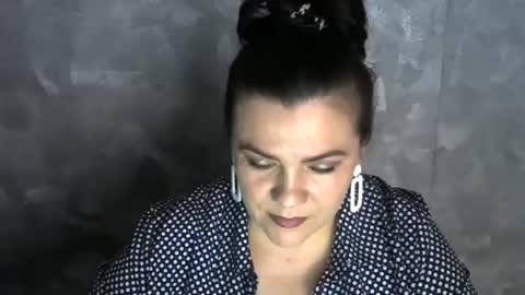 white__queen_ online show from 06.16.26