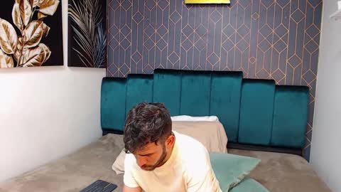 Dylan white online show from 02.13.25