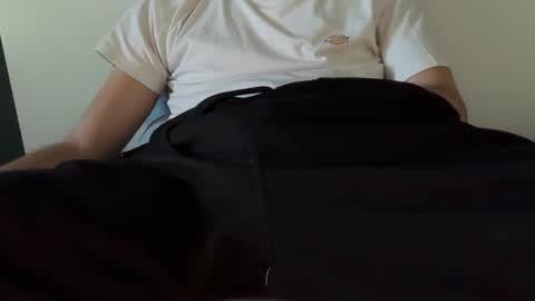 Snapshot of whiteeuropaboy chatting on 02.24.26 whiteeuropaboy online show from 02.24.26