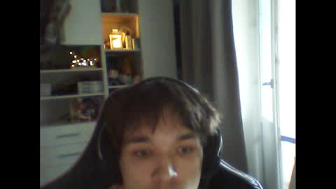 Snapshot of whitekingg chatting on 11.26.25 whitekingg online show from 11.26.25