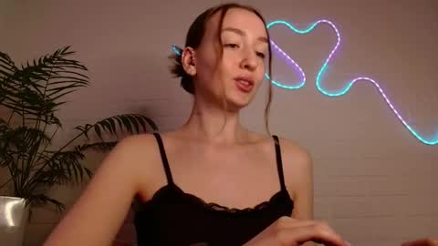 Snapshot of whiteprincessluna chatting on 04.19.26 You wont find me here on Saturdays and Sundays online show from 04.19.26