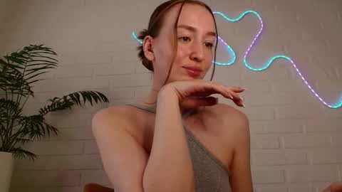 Snapshot of whiteprincessluna chatting on 05.10.26 You wont find me here on Saturdays and Sundays online show from 05.10.26