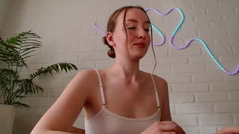 Snapshot of whiteprincessluna chatting on 05.11.26 You wont find me here on Saturdays and Sundays online show from 05.11.26