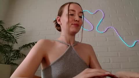 Snapshot of whiteprincessluna chatting on 05.19.26 You wont find me here on Saturdays and Sundays online show from 05.19.26