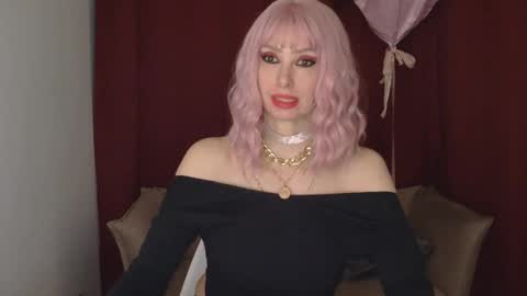 White Queen online show from 02.20.25