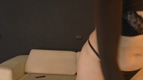 White Queen online show from 10.21.25