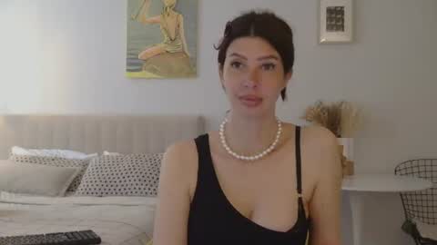 Snapshot of whitequeen888 chatting on 06.17.26 White Queen online show from 06.17.26