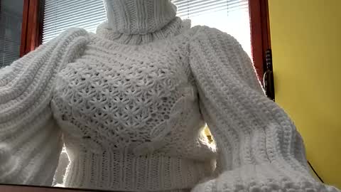 whitesweater online show from 09.18.25