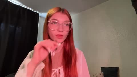 Snapshot of whitneyblaze chatting on 06.07.26 Alaska 3 online show from 06.07.26