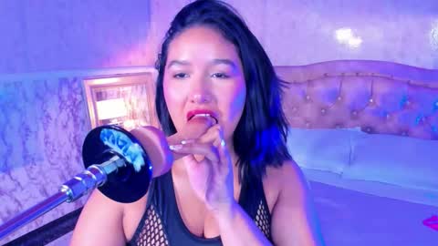 Whitney  online show from 03.27.26