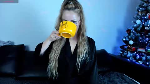 whitneypunnch online show from 12.15.25