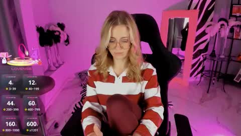 whitneypunnch online show from 02.25.26