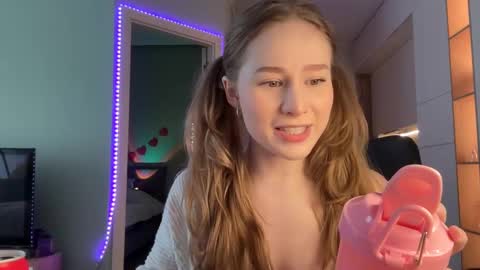 Snapshot of whoisalisa chatting on 12.11.24 Alisa online show from 12.11.24