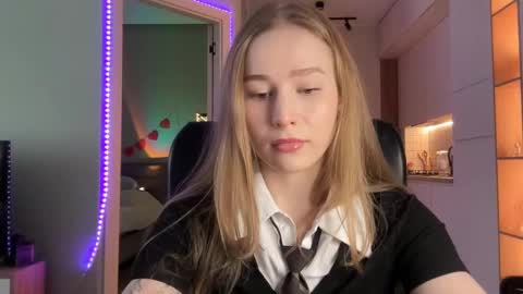 Snapshot of whoisalisa chatting on 12.13.24 Alisa online show from 12.13.24