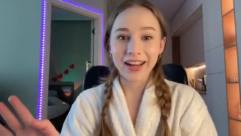 Snapshot of whoisalisa chatting on 12.15.24 Alisa online show from 12.15.24