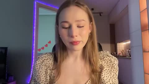 Snapshot of whoisalisa chatting on 12.16.24 Alisa online show from 12.16.24