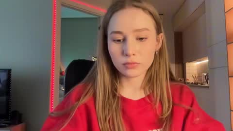 Snapshot of whoisalisa chatting on 12.19.24 Alisa online show from 12.19.24