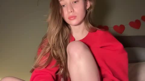 Snapshot of whoisalisa chatting on 12.19.24 Alisa online show from 12.19.24