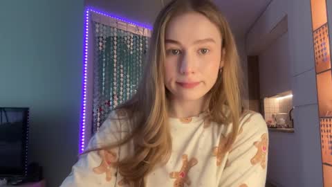 Snapshot of whoisalisa chatting on 12.25.24 Alisa online show from 12.25.24