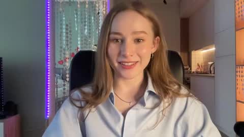 Snapshot of whoisalisa chatting on 12.28.24 Alisa online show from 12.28.24