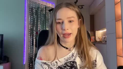 Snapshot of whoisalisa chatting on 01.15.25 Alisa online show from 01.15.25