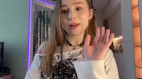 Snapshot of whoisalisa chatting on 01.15.25 Alisa online show from 01.15.25