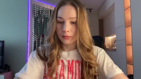 Snapshot of whoisalisa chatting on 01.17.25 Alisa online show from 01.17.25