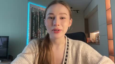 Snapshot of whoisalisa chatting on 01.19.25 Alisa online show from 01.19.25
