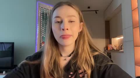 Snapshot of whoisalisa chatting on 01.21.25 Alisa online show from 01.21.25