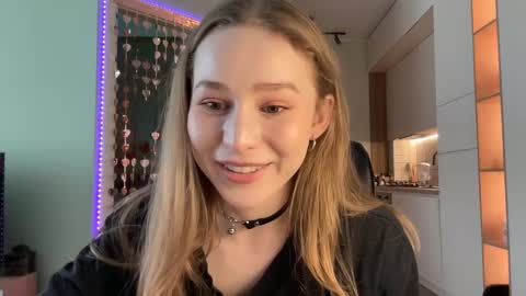 Snapshot of whoisalisa chatting on 02.05.25 Alisa online show from 02.05.25