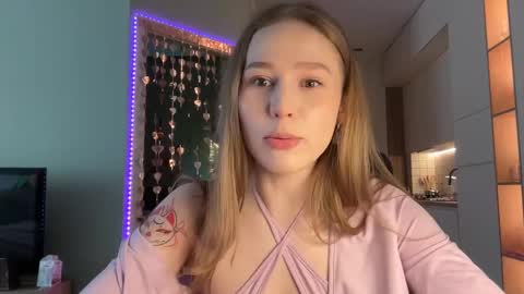 Snapshot of whoisalisa chatting on 02.26.25 Alisa online show from 02.26.25