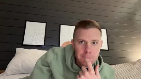 Snapshot of whoops1017 chatting on 03.06.25 whoops1017 online show from 03.06.25