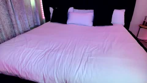 Little Whorey Tori online show from 11.11.25