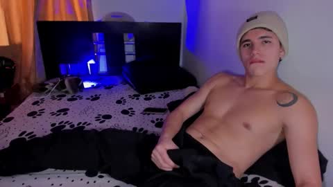 Snapshot of whos_he chatting on 02.27.26 whos_he online show from 02.27.26