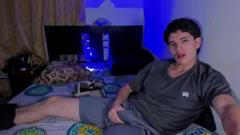 whos_he online show from 03.14.26